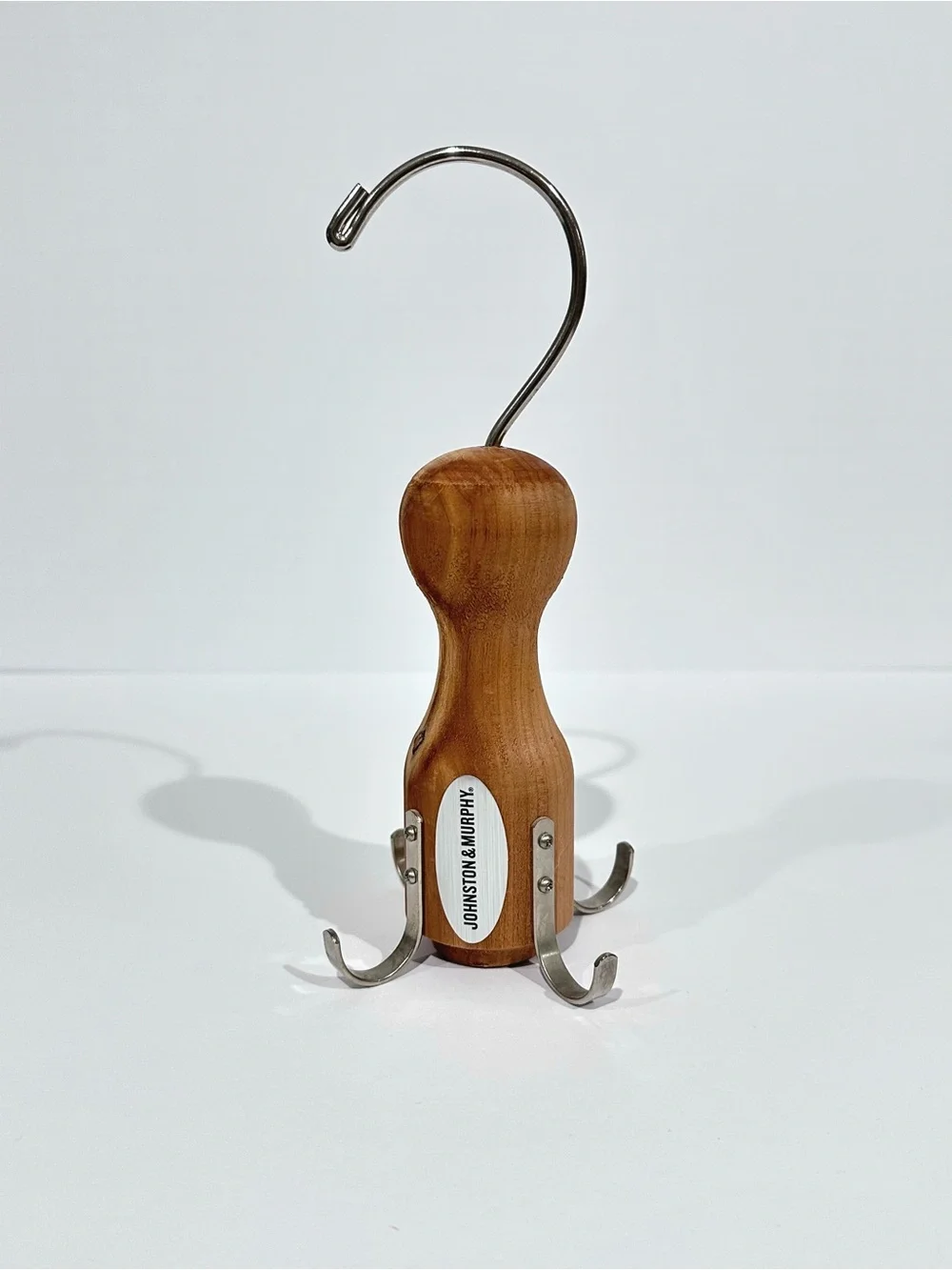 Johnston & Murphy Cedar Belt Hanger